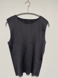 《美品》　イッセイミヤケ プリーツプリーズ　me　 モノトーンのカットソー
