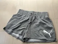 PUMA グレー ショートパンツ　ランニング