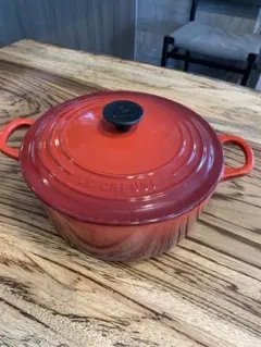 中古品】LE CREUSET レッド オーバル鍋 中型 - メルカリ