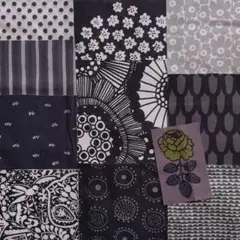 マリメッコ ヴィンテージ ヴィヒキルース ピエニクルクネン ハギレセット 黒系