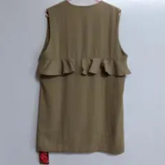 ＊未使用品＊アンドラブベージュ フリル付きジレ
