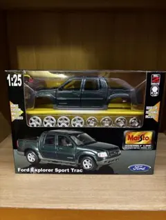 Ford Explorer Trac 1:25 フォード　エクスプローラのサムネイル