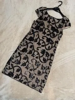 美品　ノースリーブスパンコール刺繍ワンピース ベージュ×黒