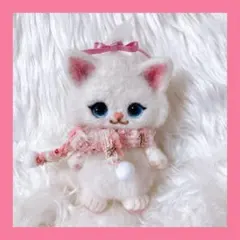 【ハンドメイド】羊毛フェルト 白猫 ぬいぐるみ ネコ 作家のサムネイル