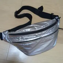 LAKOLE シルバー ボディバッグ
