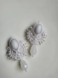 Item thumbnail for item b7461923-f73c-4746-994f-dbbb7bde9da5