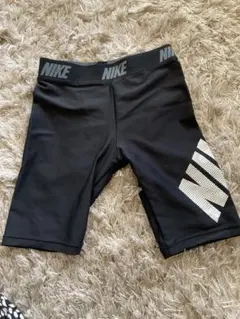 NIKE 男の子水着 120 ブラック細身〜標準体型の男の子向け　2回使用　美品