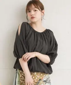 肩スリットオフショル