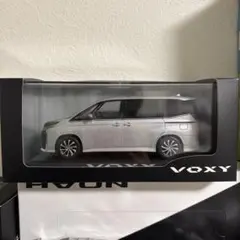 VOXYカラーサンプル ホワイトパールクリスタルシャイン 070 ミニカー