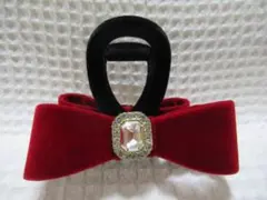 クリスタルのビジュー付　ワインレッド系のリボン　ブラック系の小さ目バンスクリップ