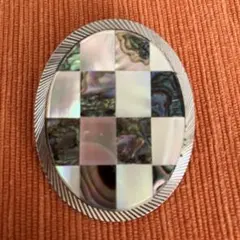 シェルモザイク風　チェッカーブローチ.ペンダントトップ