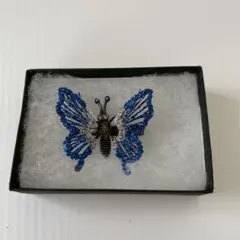 蝶々ブローチ