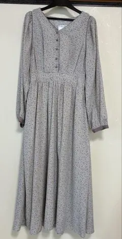 花柄ワンピース