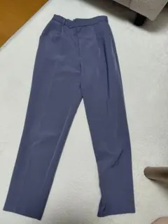 GU ジーユー テーパードパンツ