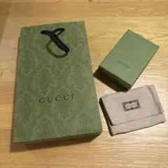 GUCCI ギフトボックスとラッピング用ポーチ