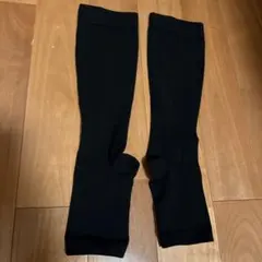 黒の着圧ソックス 足首開き