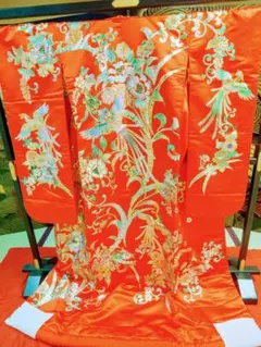 オレンジ色 花と鳥 刺繍 着物