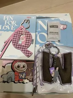 正規品　ラブブ　アルファベット　pin for love ストラップ　『W』