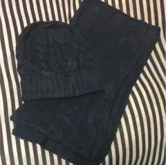 ユニクロ マフラーとニット帽子のセット