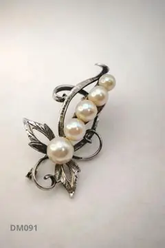 ✨ アンティーク調 パールブローチ シルバーカラー 上品デザイン ✨