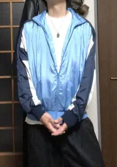 古着adidasのナイロンジャケット