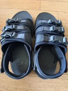 adidas ブラック スポーツサンダル