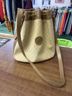 ロンシャン（Longchamp）のヴィンテージな巾着型ショルダーバッグ