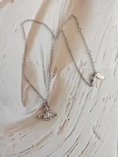 Vivienne Westwood オーブ ペンダント ネックレス シルバーのサムネイル