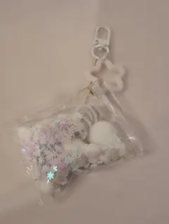 かわいい白/雪をテーマにした手作りバッグチャーム
