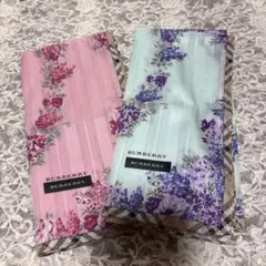 BURBERRY 花柄ハンカチ 2枚セット　未使用品シール付き