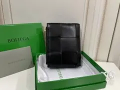 新品 ボッテガヴェネタ二つ折りBOTTEGA VENETA ブラック二つ折り財布