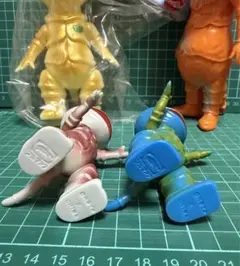 フルマックカネゴン★怪獣シリーズ ★カネゴンフィギュア4体セット　蓄光 フルマックカネゴン☆怪獣シリーズ ☆カネゴンフィギュア4体セット