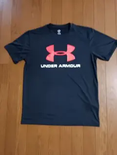 美品　UNDER ARMOUR Tシャツ ブラック メンズ Mサイズ