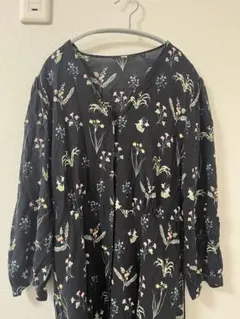 ユニクロ　ワンピース　黒　S 花柄