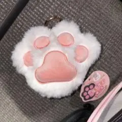ぶるぶる 猫の手 キーホルダー 肉球