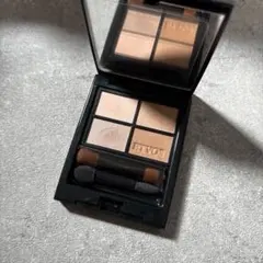 エトヴォス　ミネラルクラッシィシャドー　ステディベージュ