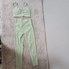 ヨガウエア　上下セット　ライムグリーン　M
