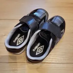 umbro サッカー　トレーニングシューズ 16cm マジックテープ