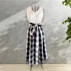 モノトーンギンガム切替ロングワンピース 美シルエット リボン付ノースリーブ