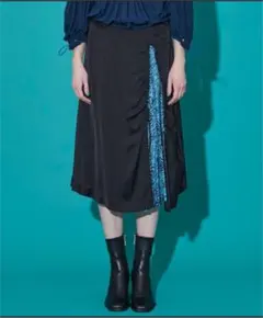 TOGA PULLA トーガ　アセテート　サテン　スカートのサムネイル