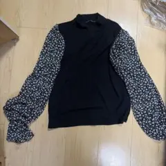 ZARA 長袖トップス Mサイズ 黒・花柄のサムネイル