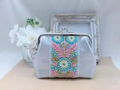 インド刺繍♡キラキラレザー　がま口ポーチ　匿名配送　小銭•小物入　 ハンドメイド