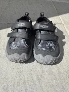 KEEN キッズ スニーカー 13.5ブラックのサムネイル
