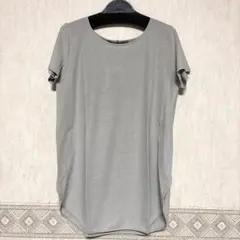 theory luxeグレージュラウンドヘムTシャツ 新品未使用タグ付きのサムネイル