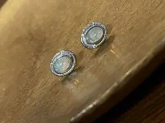 オパールのピアス