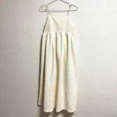 【w closet】エンボス加工 キャミソールワンピース アイボリーフリーサイズのサムネイル