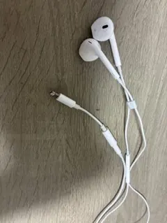 ホワイト 有線イヤホン 3.5mmジャック