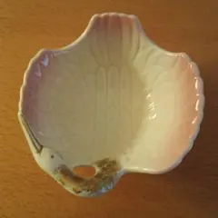 は*き様 有田焼　鶴型小皿 淡いピンク色　鶴　小鉢　碗　鉢　小碗