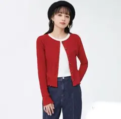 GU リブコンパクト赤ボタン付きカーディガンS 袖元フリル　Uネック