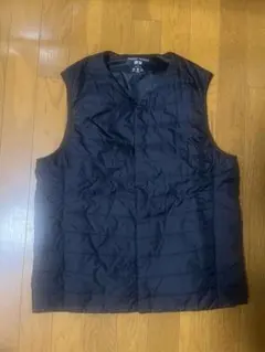 ユニクロ　ウォームパデッドベスト　メンズM